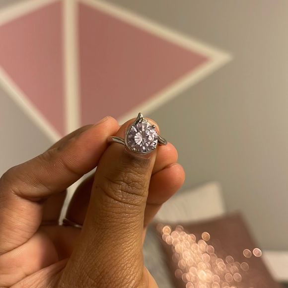 Lavendar Tear Drop Crystal Ring ‼️BUNDLE AND SAVE‼️ - Picture 1 of 2